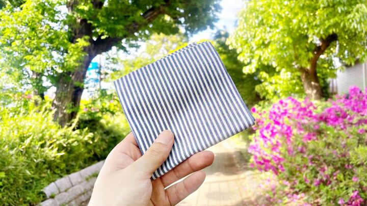 大人が真似したくなるハンカチの使い方「実は手を拭くだけじゃない!」知っているとスマートな活用法とは