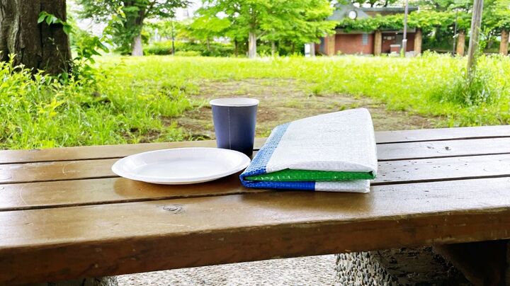 【紙皿の使い方】ピクニックやバーベキューするとき必見!風で飛ばされないための驚きの裏ワザ