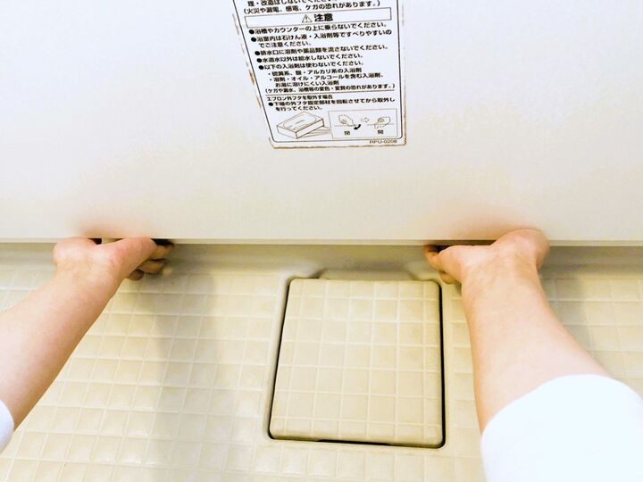 お風呂のエプロンを丸ごとお掃除するには!外し方からカビ取りの方法をご紹介
