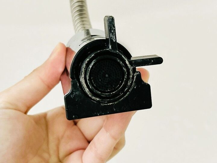 『蛇口の裏側』汚れを放置しがち…水道水そのまま口に入れる前に!丸ごと掃除してピカピカに