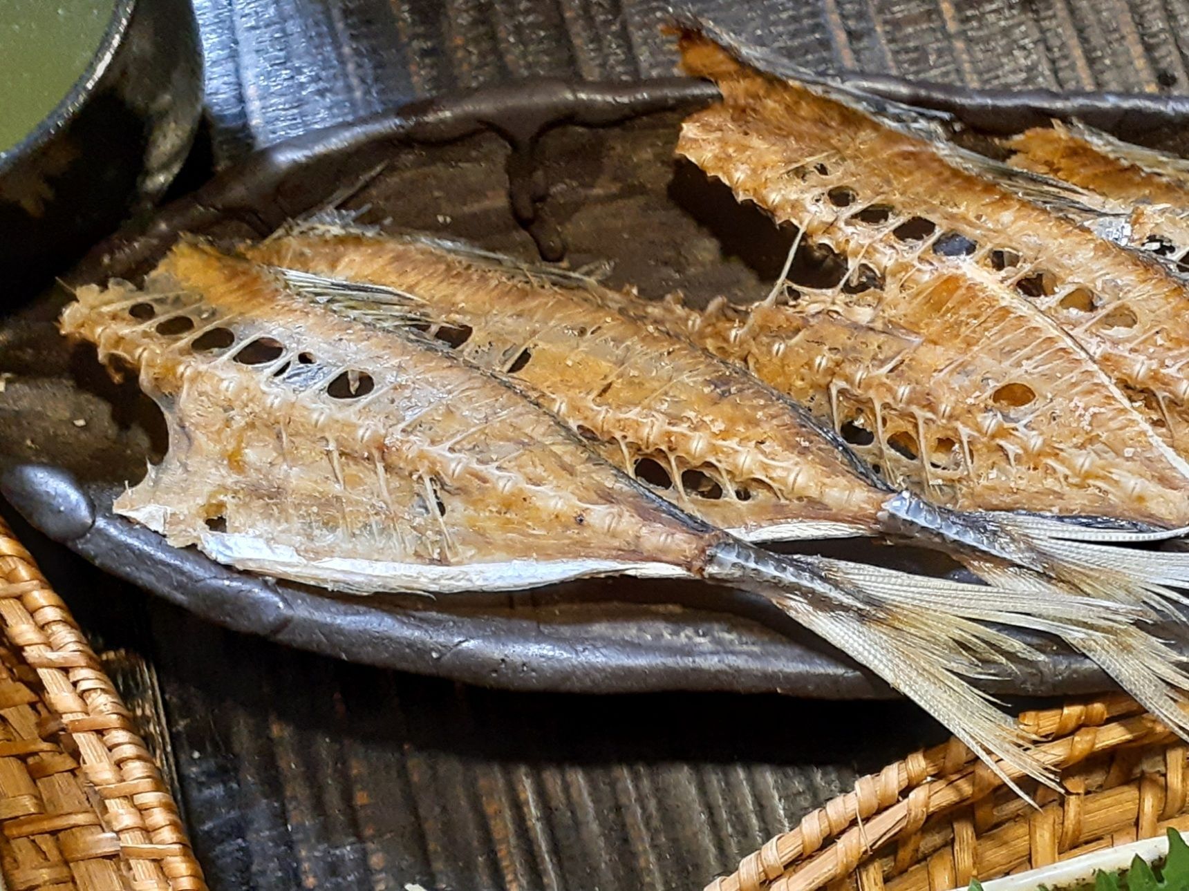 タイアジ定食！4品！低温オーブンでじっくり！パリパリ軽い食感の骨せんべい！美味しくカルシウム補給！