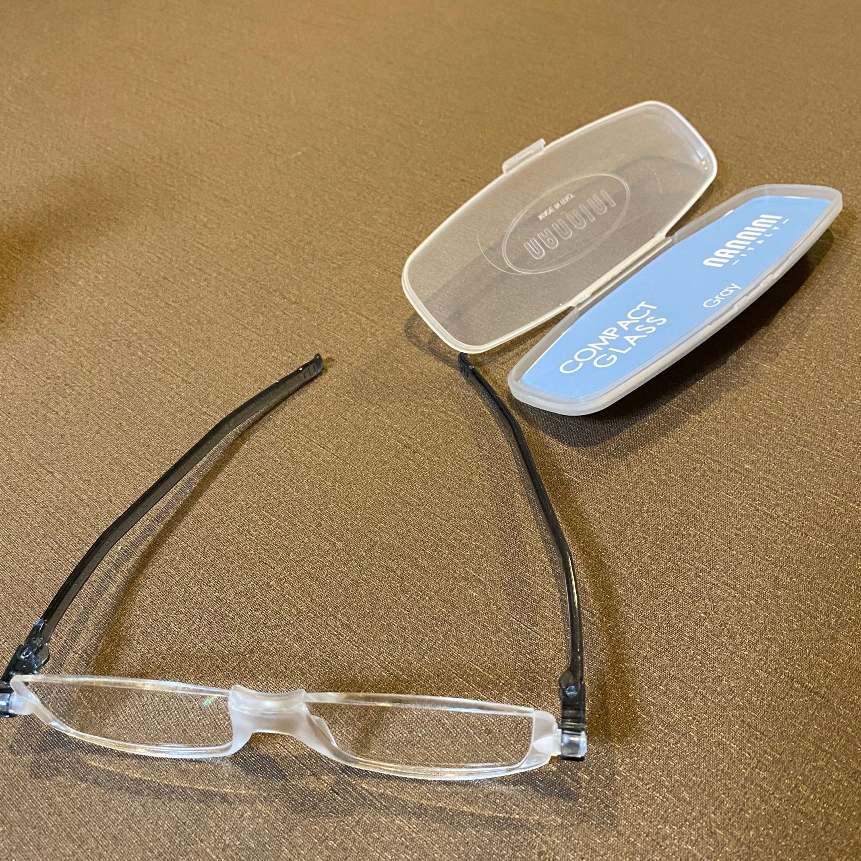折りたたみ式老眼鏡