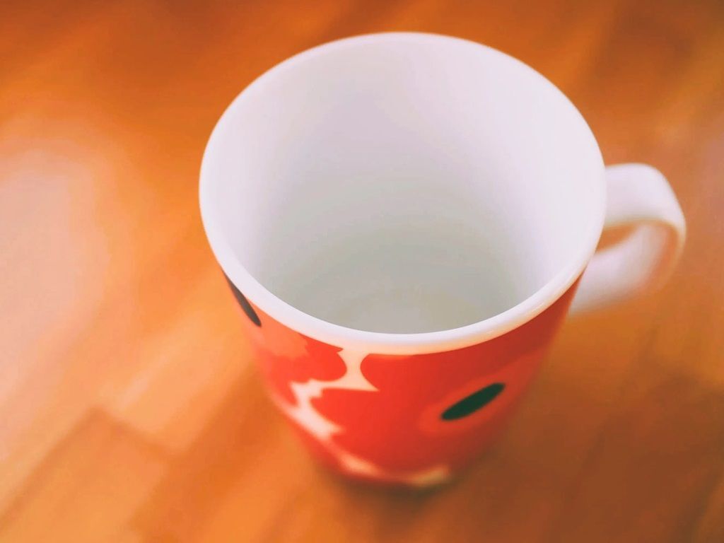 マグカップの茶渋や黄ばみを&quot;最強ラク～&quot;に取る方法。たった5分で完了！