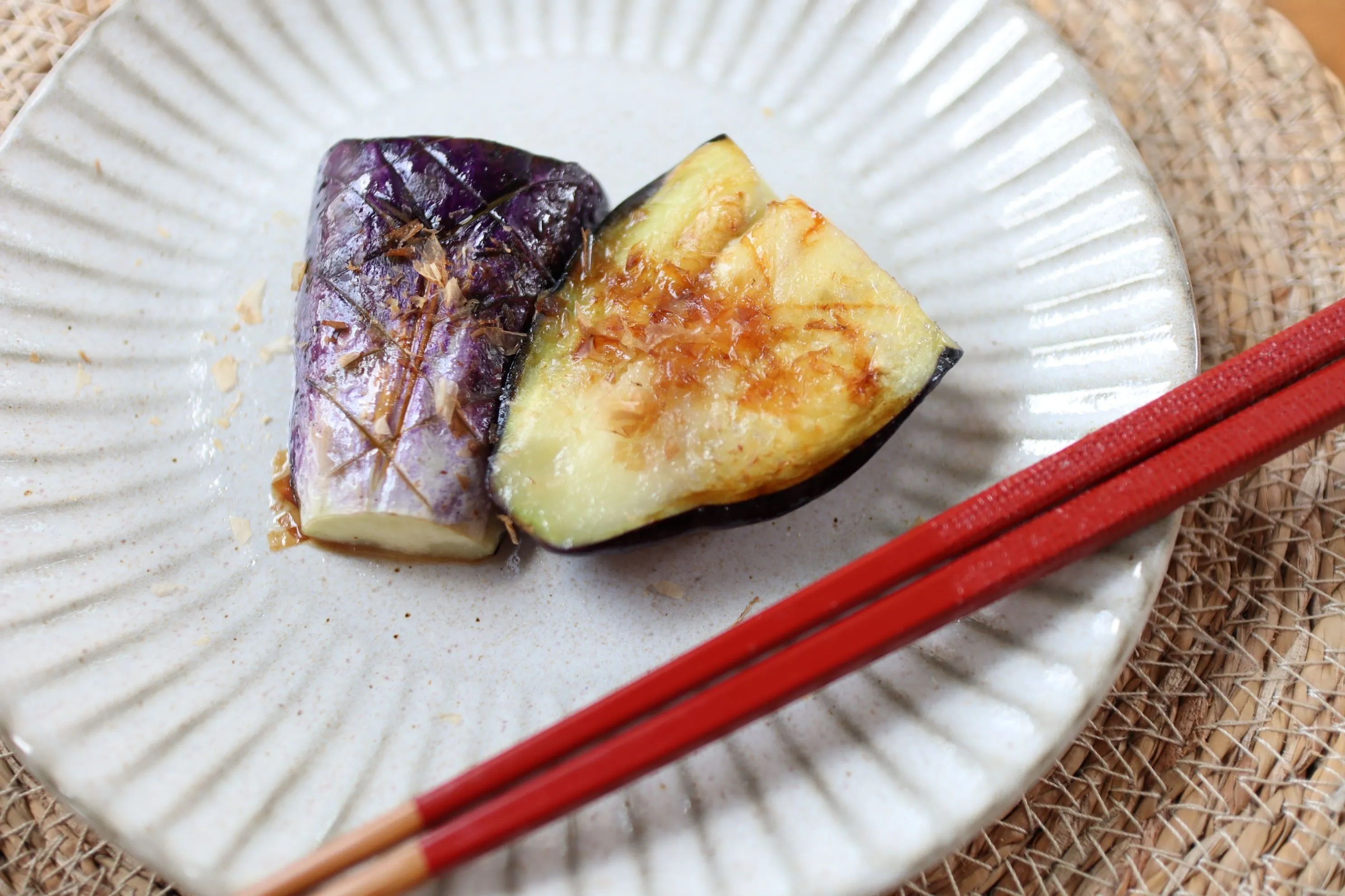 驚きのジューシーさ♪なすはこうやって焼くのが1番簡単でおいしい♪【試してみた】