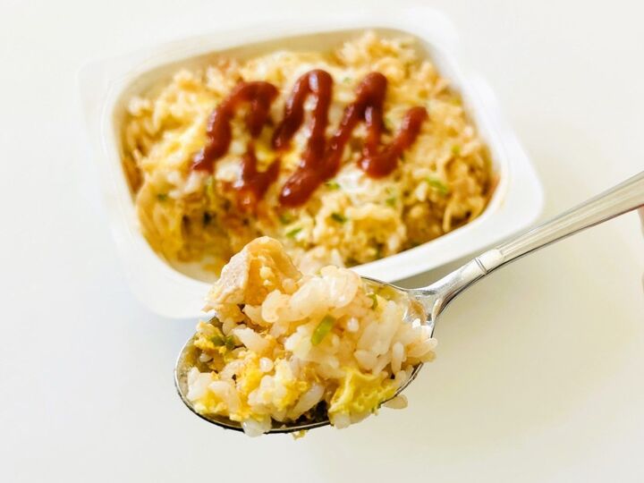 超絶美味しい!!『パックご飯』をそのままレンチンするだけの「今すぐ真似できる超簡単アレンジ」2選。夏に大活躍の予感!