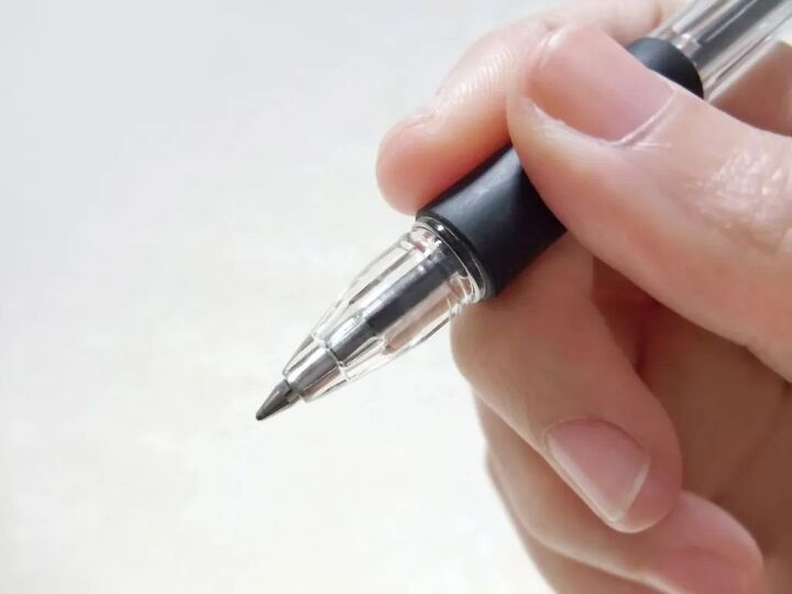 ラバーグリップの〈ベトベト〉解消法!まさかのアイテムですっきり取れますよ