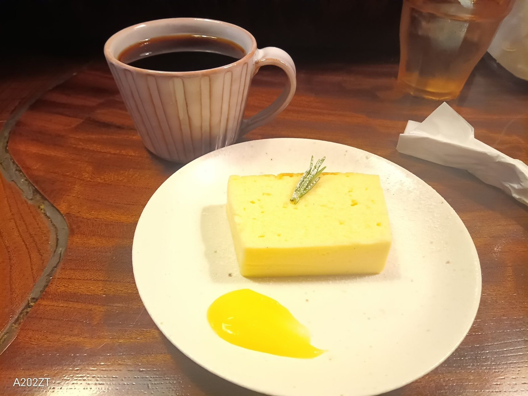 古民家カフェ「初駒」の「UTATANE COFFEE」珈琲とお菓子と。