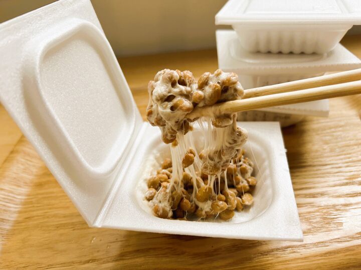 メーカー公式の裏ワザがさすが!納豆の冷凍はこうすると超便利♪スピード朝食やヘルシーおかずに大活躍するんです