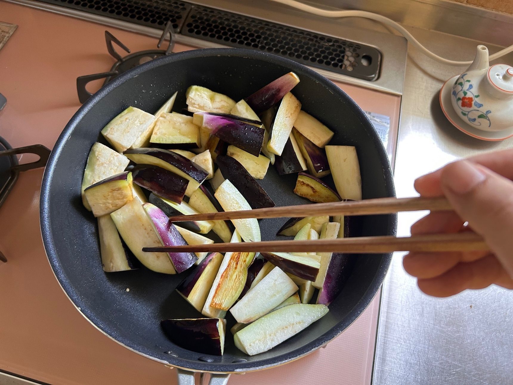 菜箸で調理