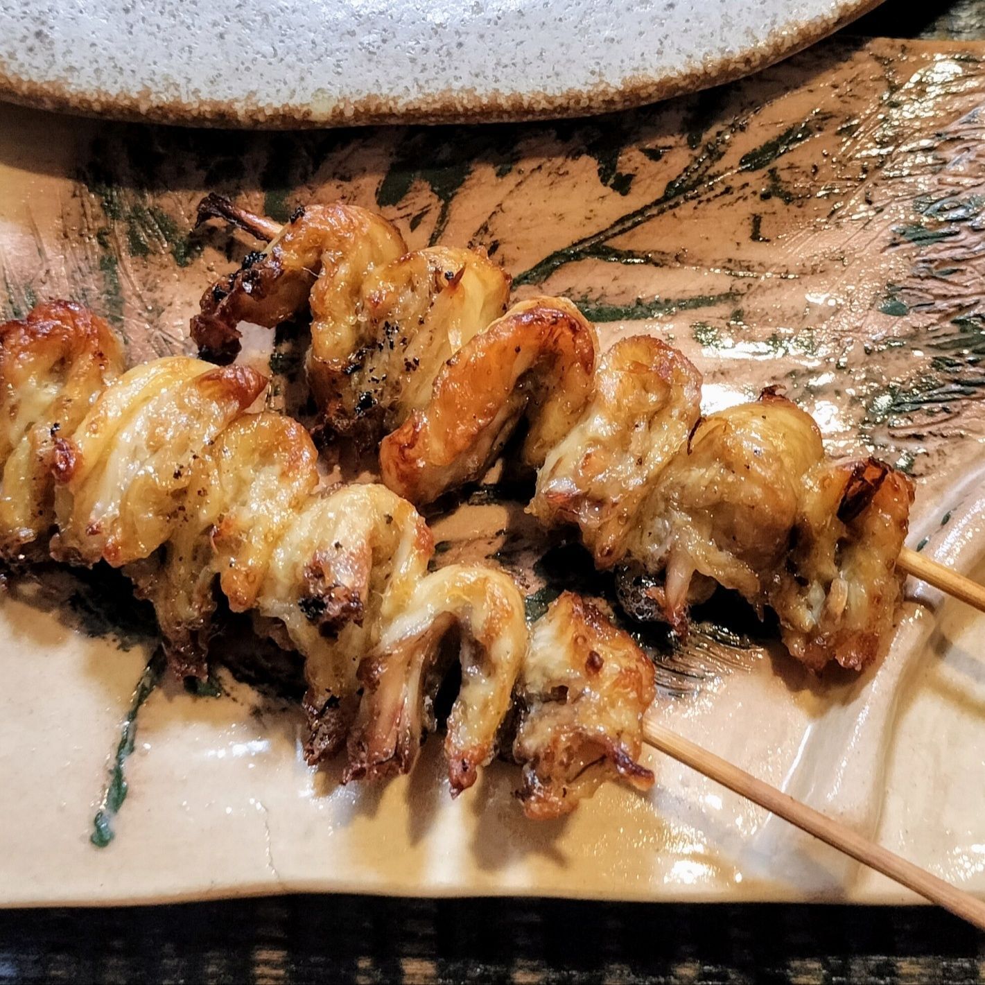 焼き鳥！骨なし手羽先の先っぽ！ぷるんと柔らか食感！鶏ガラスープをとった後、、、