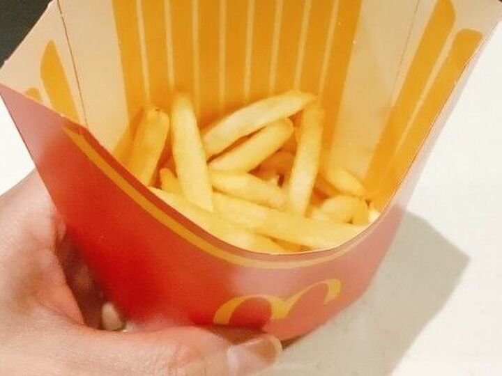 余ったマックのポテトを"袋ナシ"で持ち帰る裏ワザ!「これは助かる♡」「意外と便利かも」