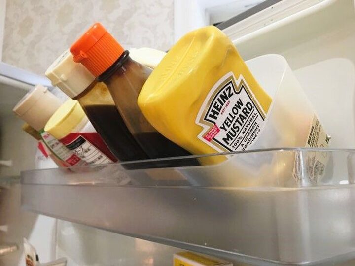 【100均収納】用意するのは2つだけ!冷蔵庫のドアポケットを劇的に使いやすくする裏ワザ!節約にもなりますよ♡