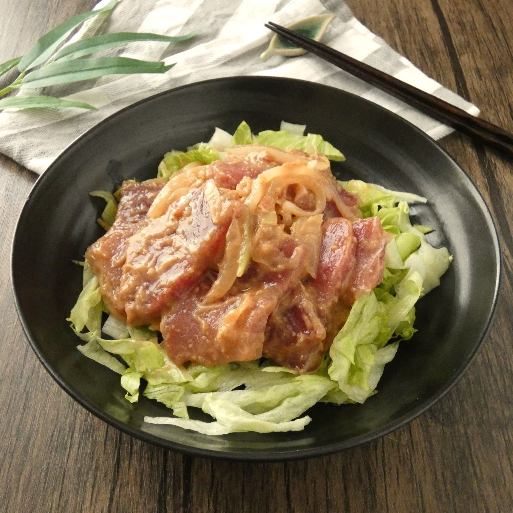 おつまみにぴったり！「まぐろの梅みそサラダ」