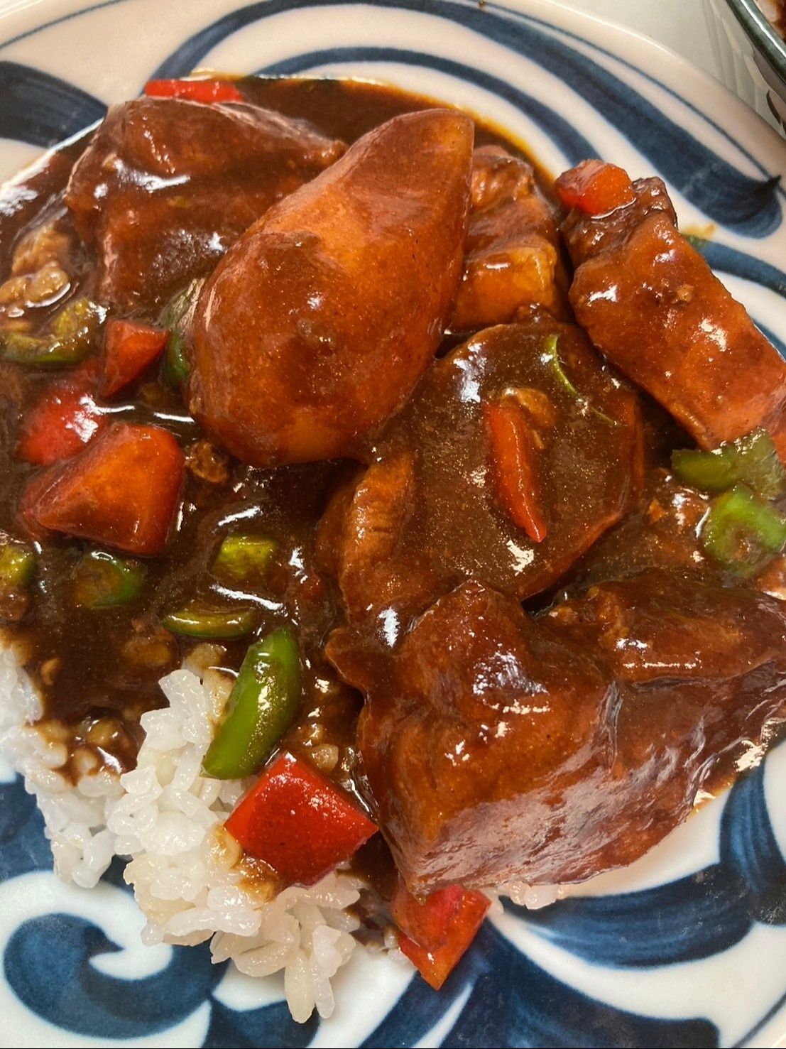 お肉をメインに食べる感じのカレーです♪