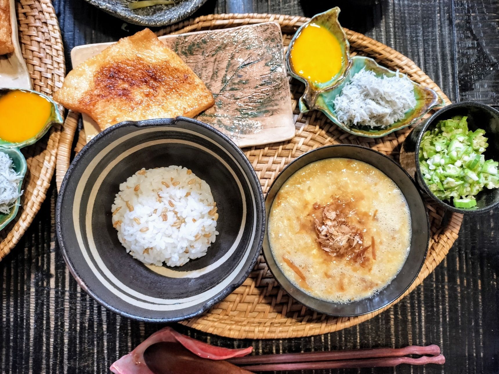 簡単！絶品！出汁の効いた卵たっぷりとろろご飯（麦とろ）！ヘルシーご飯！スーパー大麦！