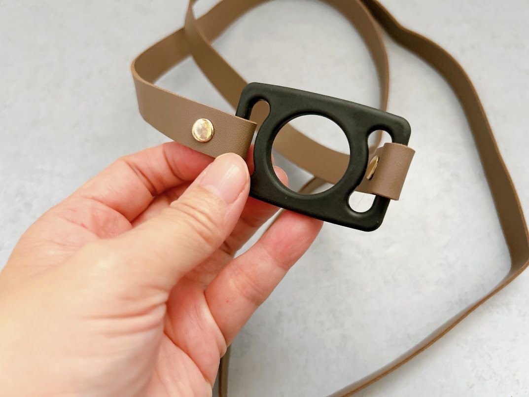 セリア】熱中症対策に！シンプルなストラップで荷物を減らしつつ 