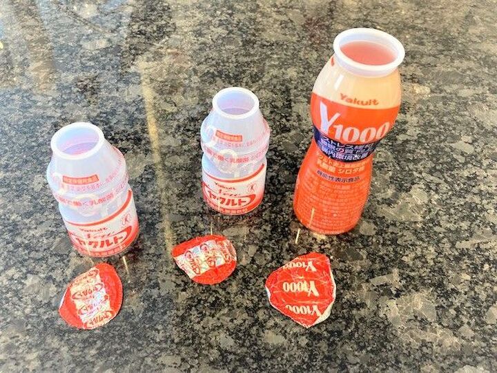 ヤクルトの容器とフタ、捨てちゃダメ!意外な家事の便利グッズとして使えます♪
