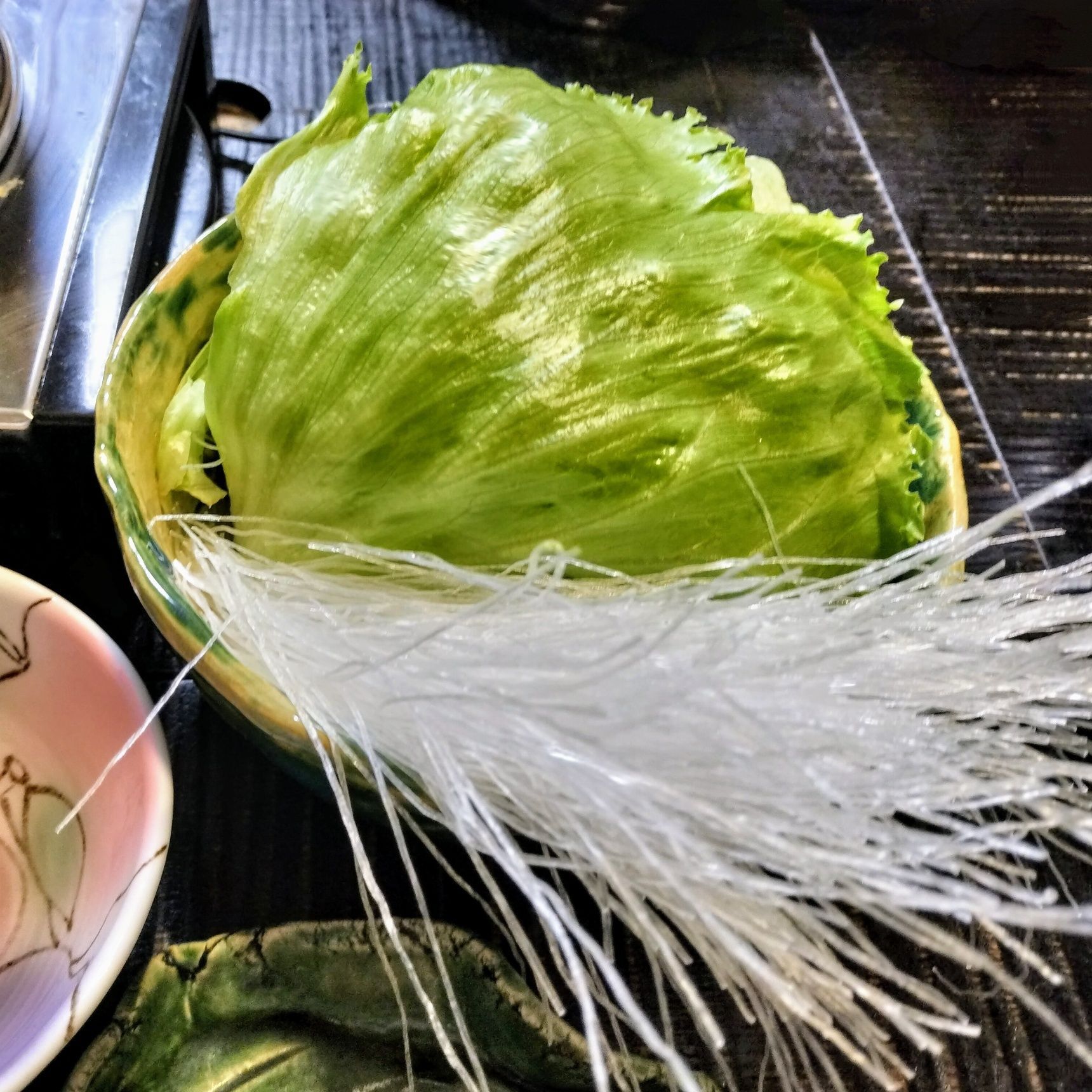 3、レタスと春雨を盛り付ける