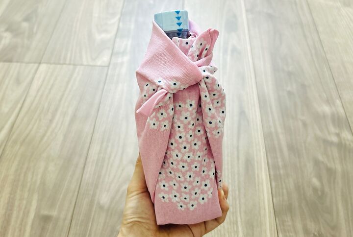 夏の必需品『手ぬぐい』の使い方3選!包み方をマスターすればまさかの万能アイテムに変身「今すぐお手元に手ぬぐいを!」
