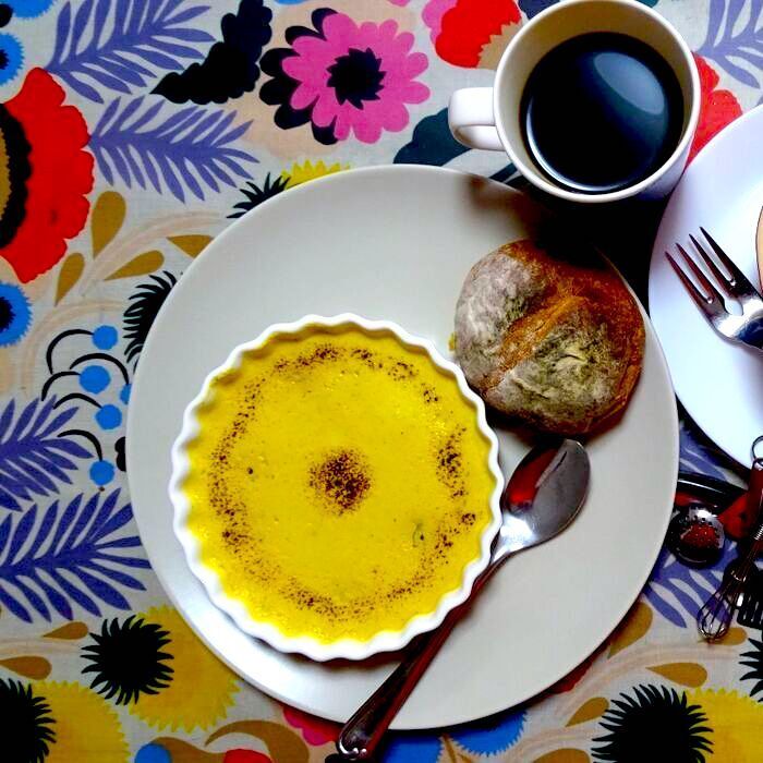 お家breakfast とうもろこしのブリュレとプチフランス