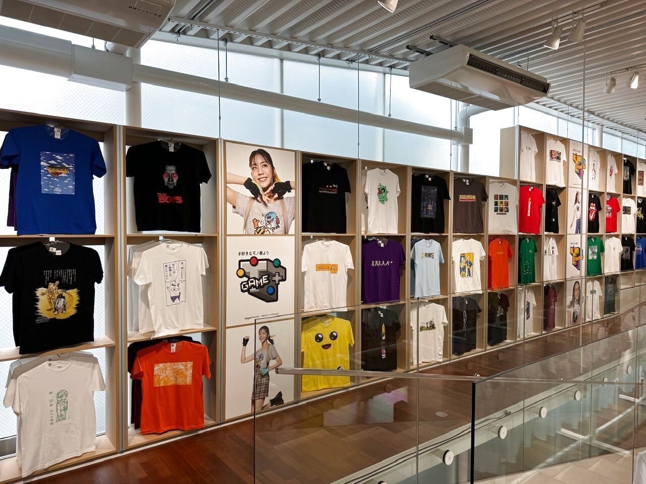 まるでTシャツの美術館！「Amazon Merch on Demand POP UP STORE」