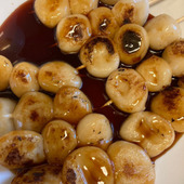 白玉粉に米粉を混ぜて、みたらしと黒蜜きな粉の串団子！作りました♪