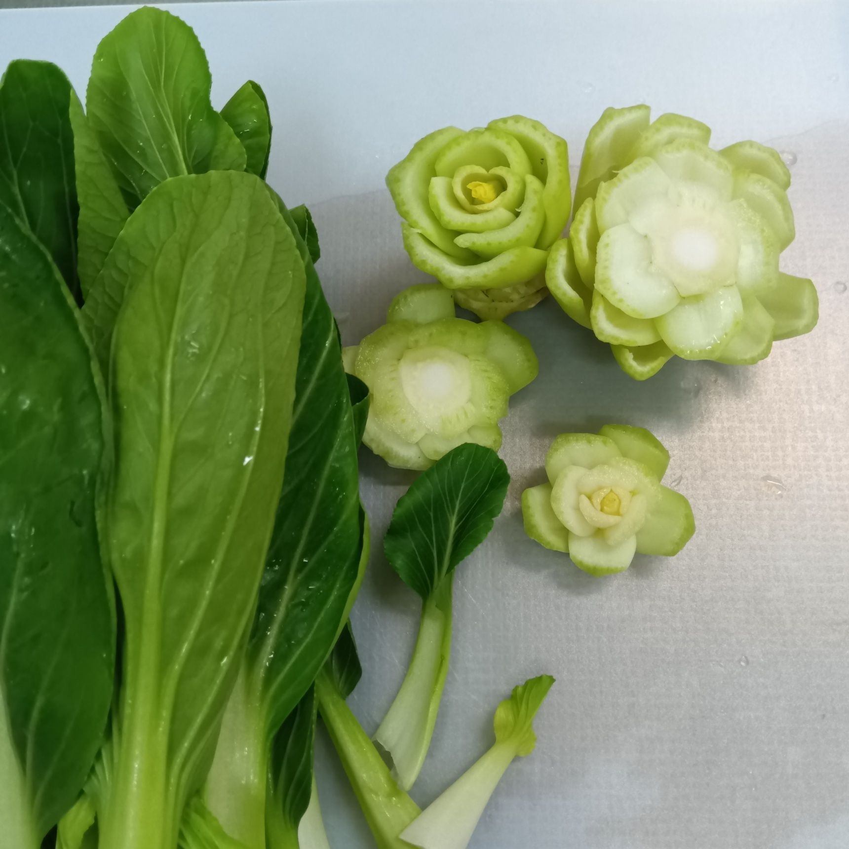 葉物野菜の根元をカット