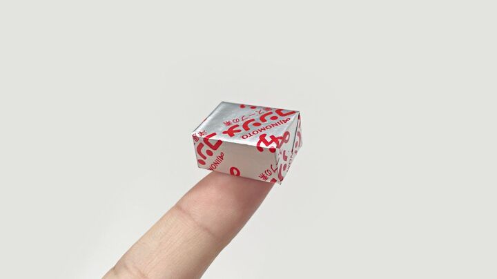 カチカチのコンソメを粉々にする方法!なかなか溶けにくい…実は超簡単に砕けるんです