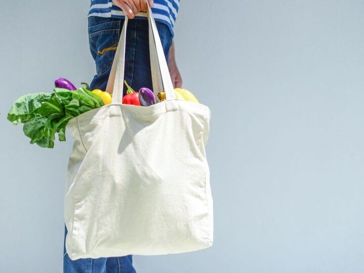 スーパーで買った長ネギ、どう持ち帰るのが正解?今すぐ試したい『袋詰め』のコツ!