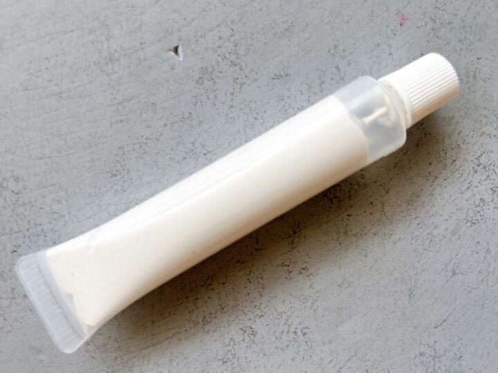 【セリア】25gのチューブの中身は?家じゅうあちこち点検したくなる使い道って?