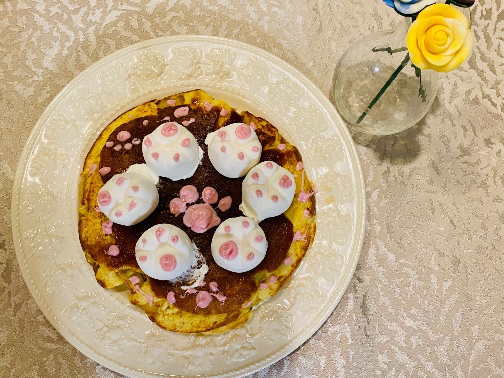 フランパン1つでりんごとさつま芋のケーキ！肉球でデコレーション