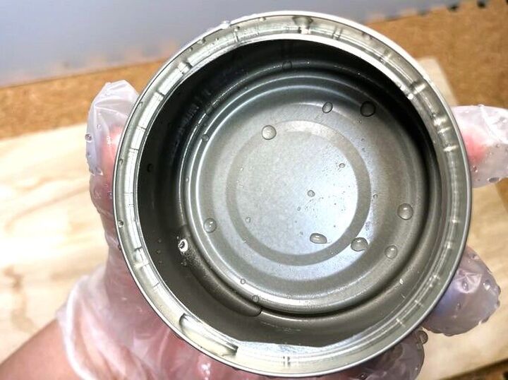 油でギトギトになった「ツナ缶」を一発でキレイにする方法!ニオイもベタつきもスッキリ♪