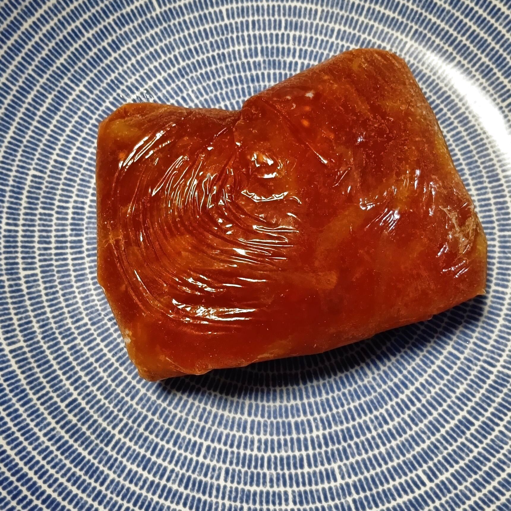 ピザ用のトマトソースを作ります。