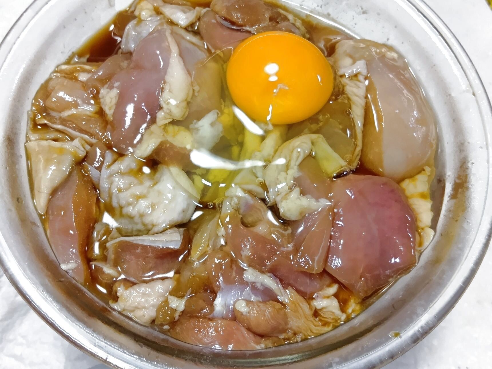 晩御飯は、下準備しておいた鶏のから揚げ用の鶏肉を使って作ります。