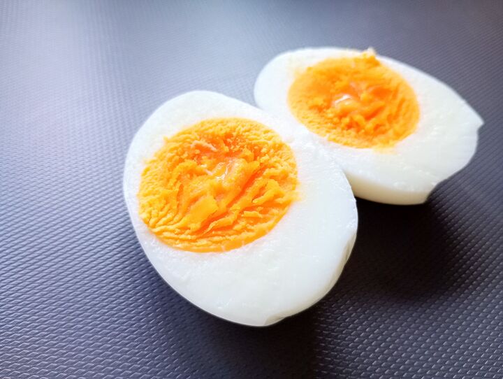 さらば、ボロボロゆで卵!ゆでたまごをスパッとキレイにカットする裏ワザ&悶絶ものの可愛い切り方