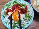 新米を韓国風に食べよう♪【しらす温玉ラー油ご飯】これ最高！！