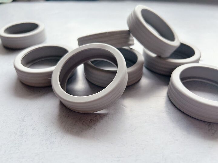 【セリア】ミニタイヤ?8個で1セットのシリコーン製のわっかが年末年始に活躍の予感♡