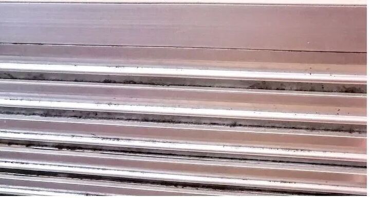 お風呂場のあそこ、今まで掃除したことある?ヒエーーこんなに汚れてた!?【洗ってみた】