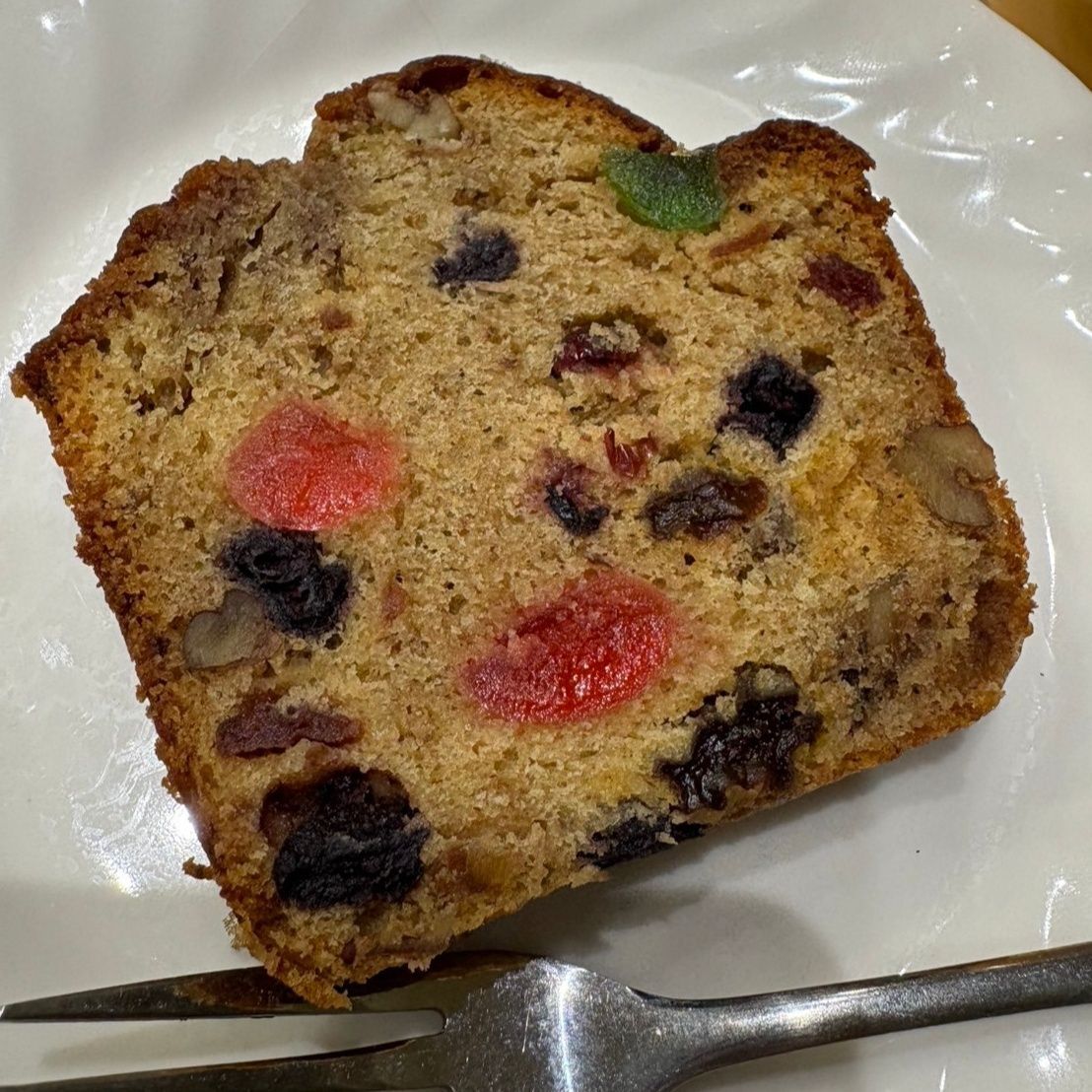 ちょっと早いですが、今年のケーキを味見しました♪