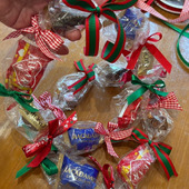 簡単かわいいお菓子のリース作ってみました♪