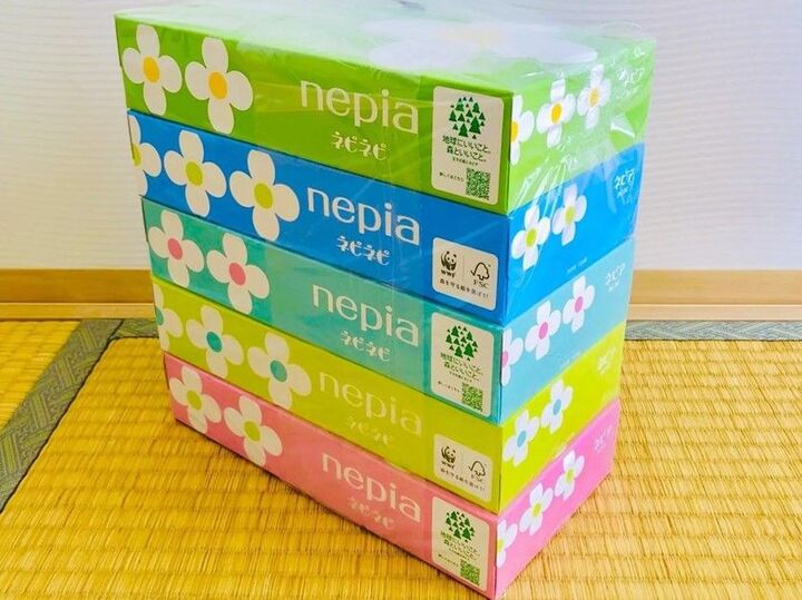 ボックスティッシュのビニールを"一発で"開ける方法。「ウソでしょ…」「今まで全然気づいてなかった!」