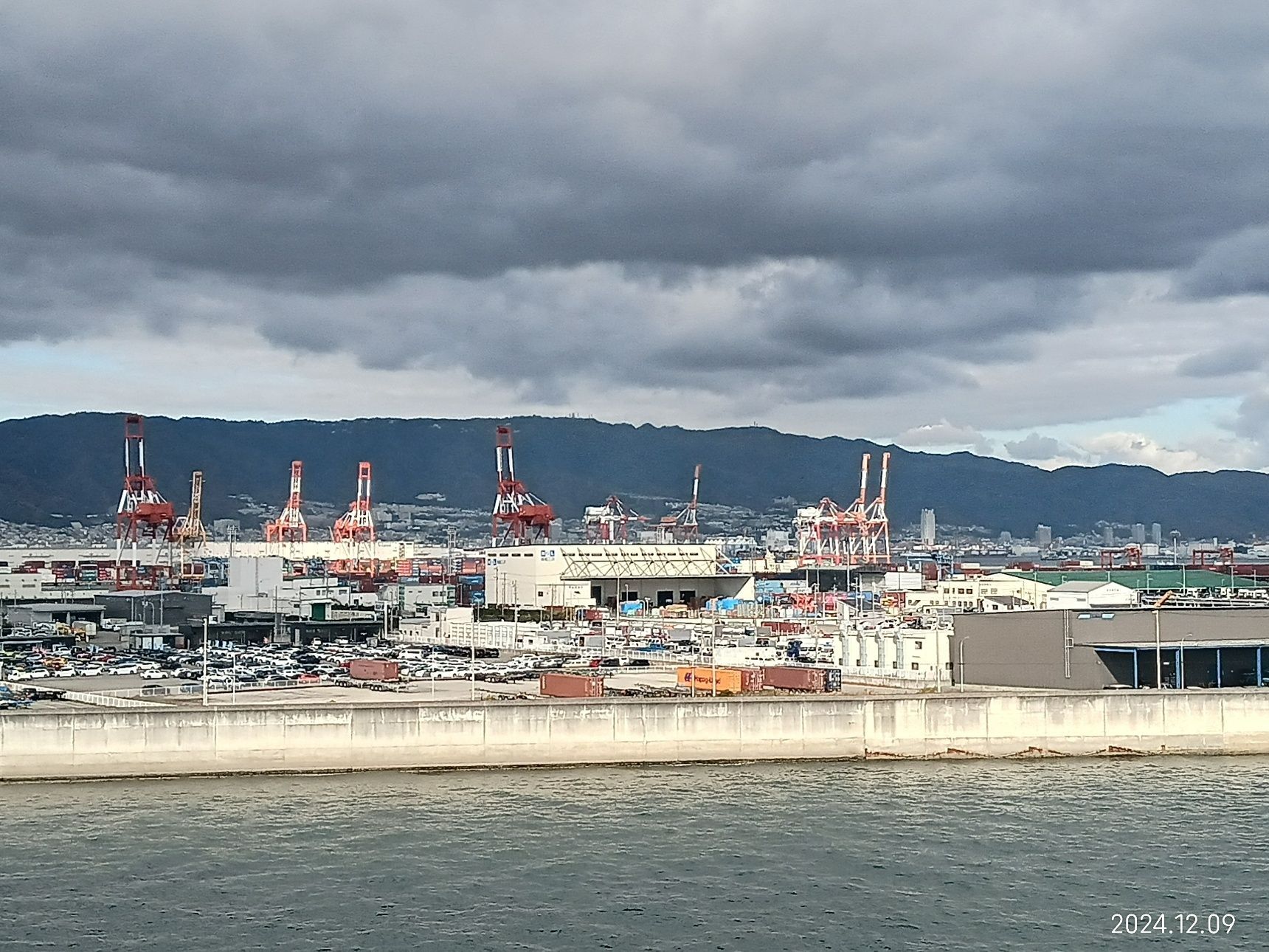 スカイブリッジから・・・ポーアイ「海キリン」