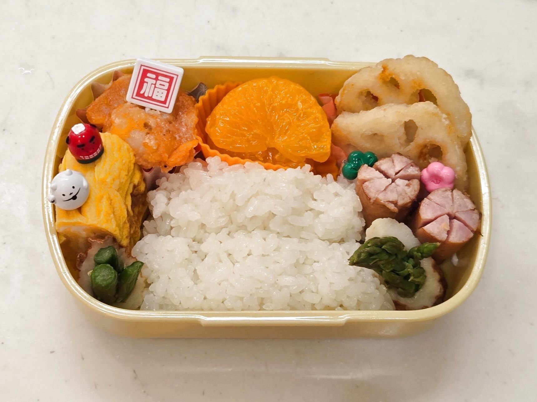 不器用でもできる！簡単かがみ餅弁当。