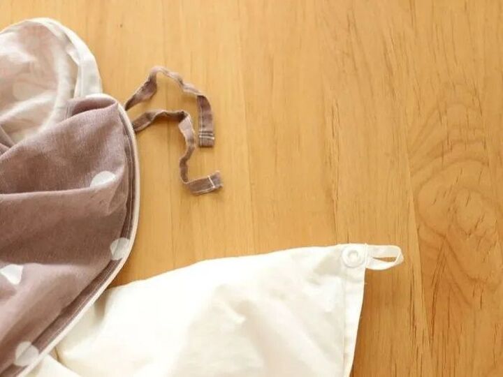 地味に面倒な「布団カバー交換」が驚くほどラクになる!100均アイテムが大活躍♡