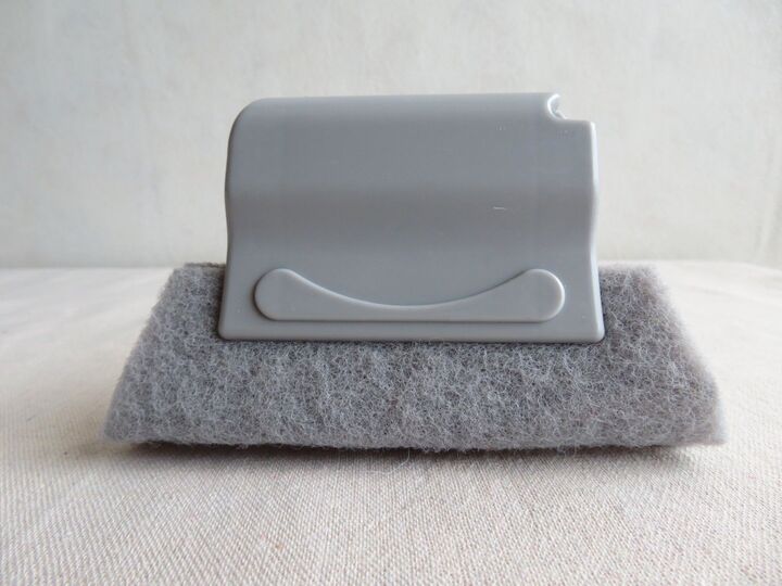 【ダイソー】ズボラさん注目!年末の恒例作業がラクになるグレーの“モコモコ”って?