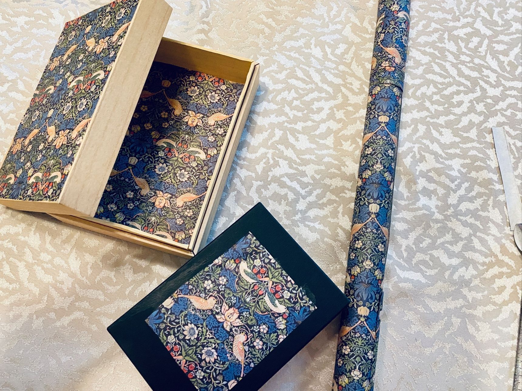 今年初のハンドメイド！お気に入り包装紙を使って収納BOX♪