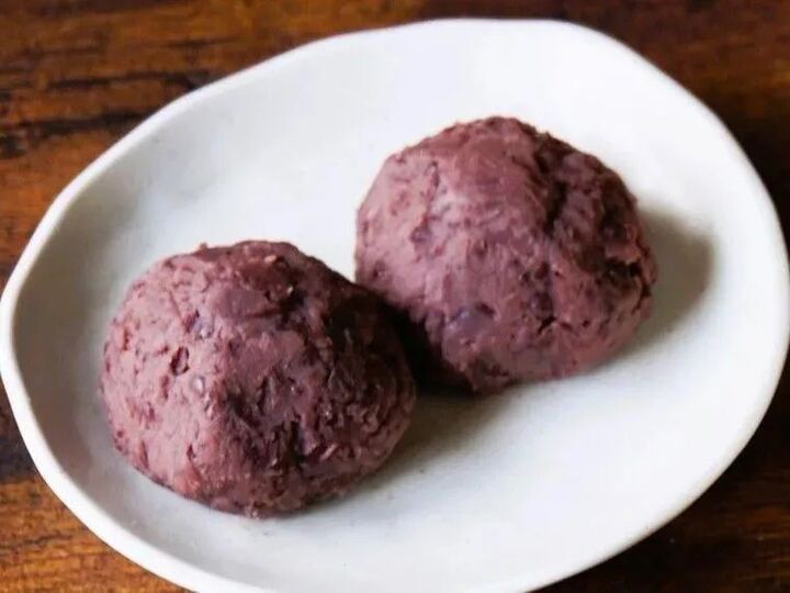 「ぼたもち」と「おはぎ」の違い。正しく言えたら天才!