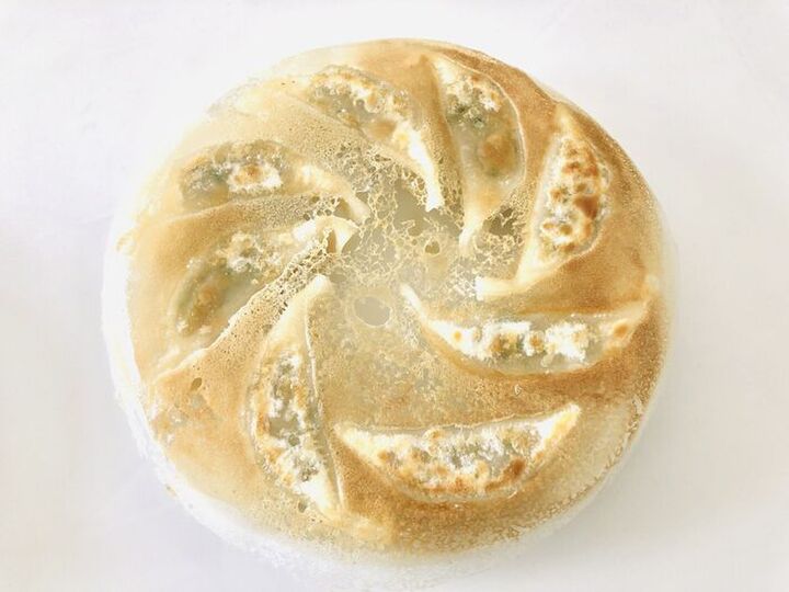 冷凍餃子で「羽根つき餃子」が超簡単に作れちゃう!?失敗しないコツ教えます♪