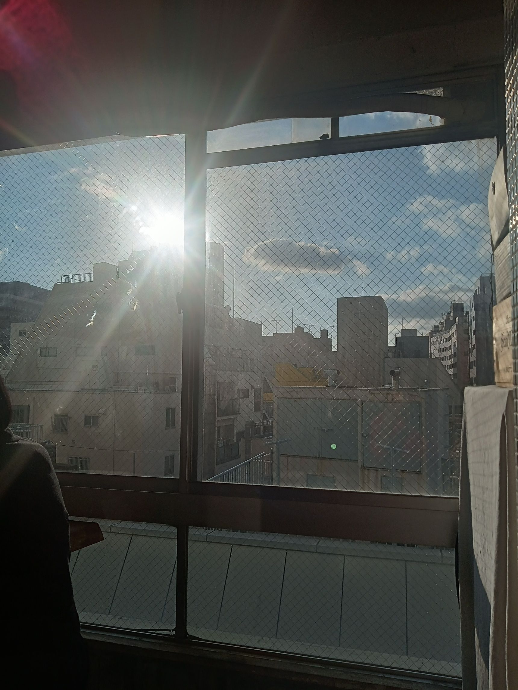 凄い西日！！夕焼けが凄いらしいです！！