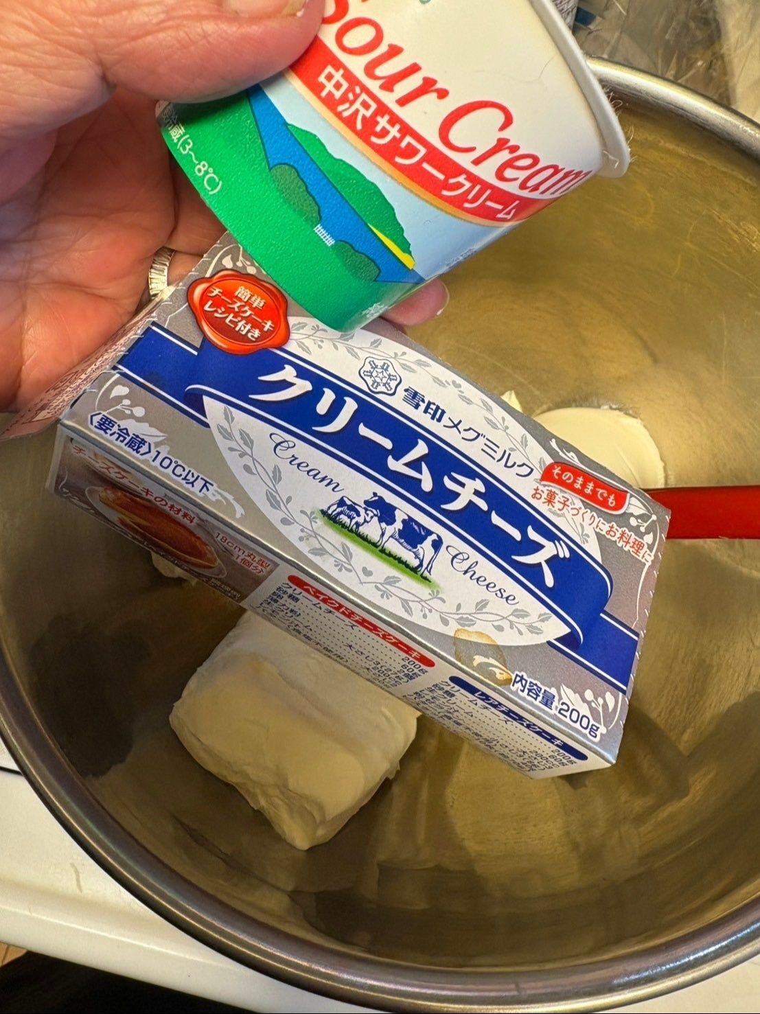 クリームチーズとサワークリームはこんなのを使いました♪